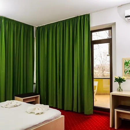 Alma Hotel 3*